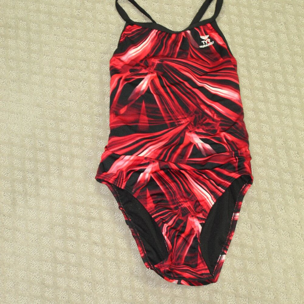 TYR Durafast DiamondFit 1 pc Swimsuit - Red Stripe Women Size 30 EUC